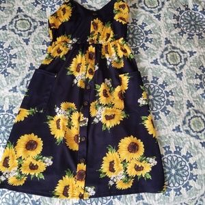 Sunflower print dress with pockets